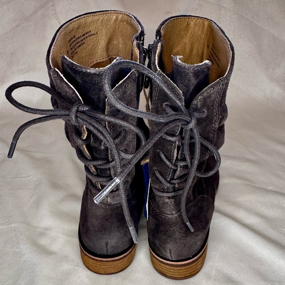 NWT Aqua Sofft Sharnell Charcoal Lace Up Boots Waterproof Western boho Sz6 Rodeo - Picture 3 of 14